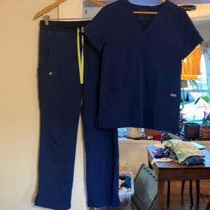 Figs scrub set- small top, medium pants